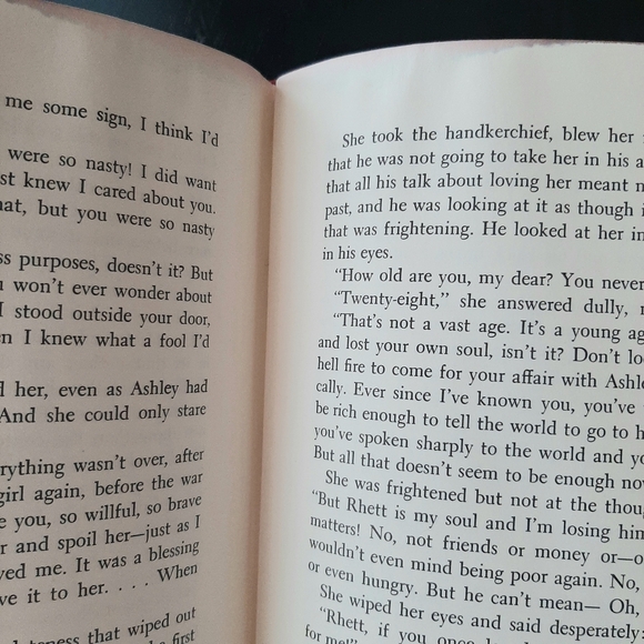 50th Anniversary Edition of Gone with the wind. - Picture 10 of 11